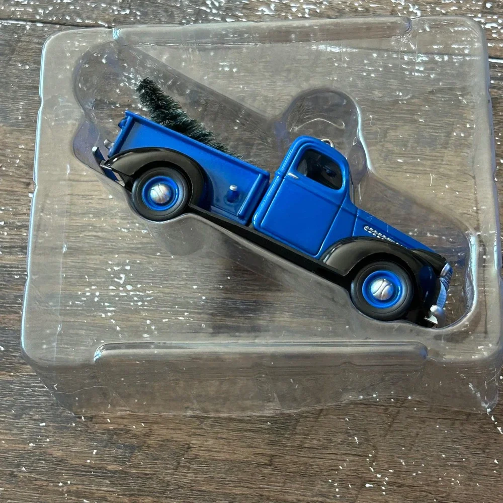 Hallmark Keepsake 2007 1947 Chevrolet Pickup All-American Trucks Ornament Blue